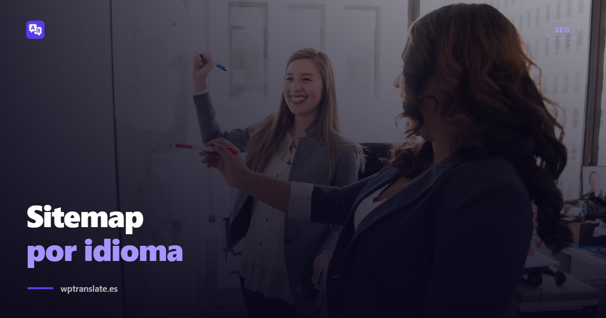 Dos profesionales dibujan en una pizarra de cristal el esquema de un sitio, igual que se planifica un sitemap por idioma